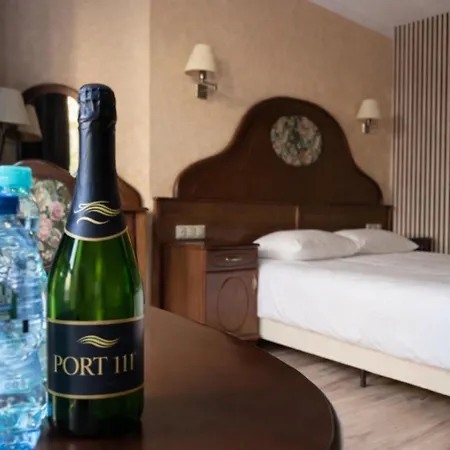 Apartment Port 111 *