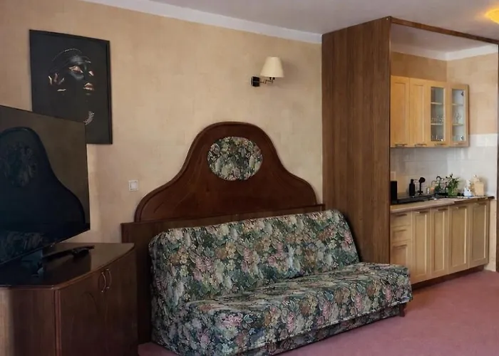 Port 111 Apartment *